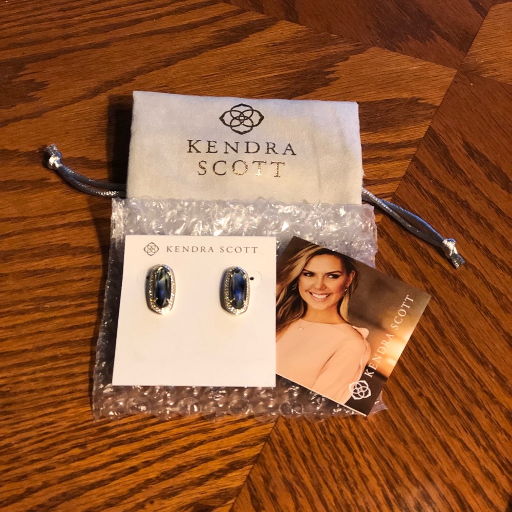 Aston Stud Earrings In Abalone Shell